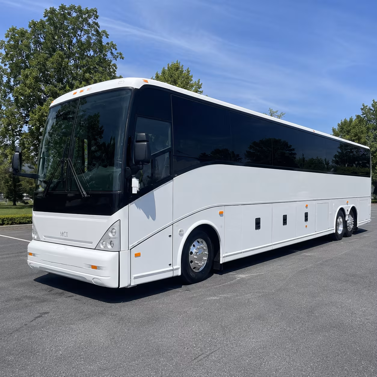 bus rental options for brentwood trips