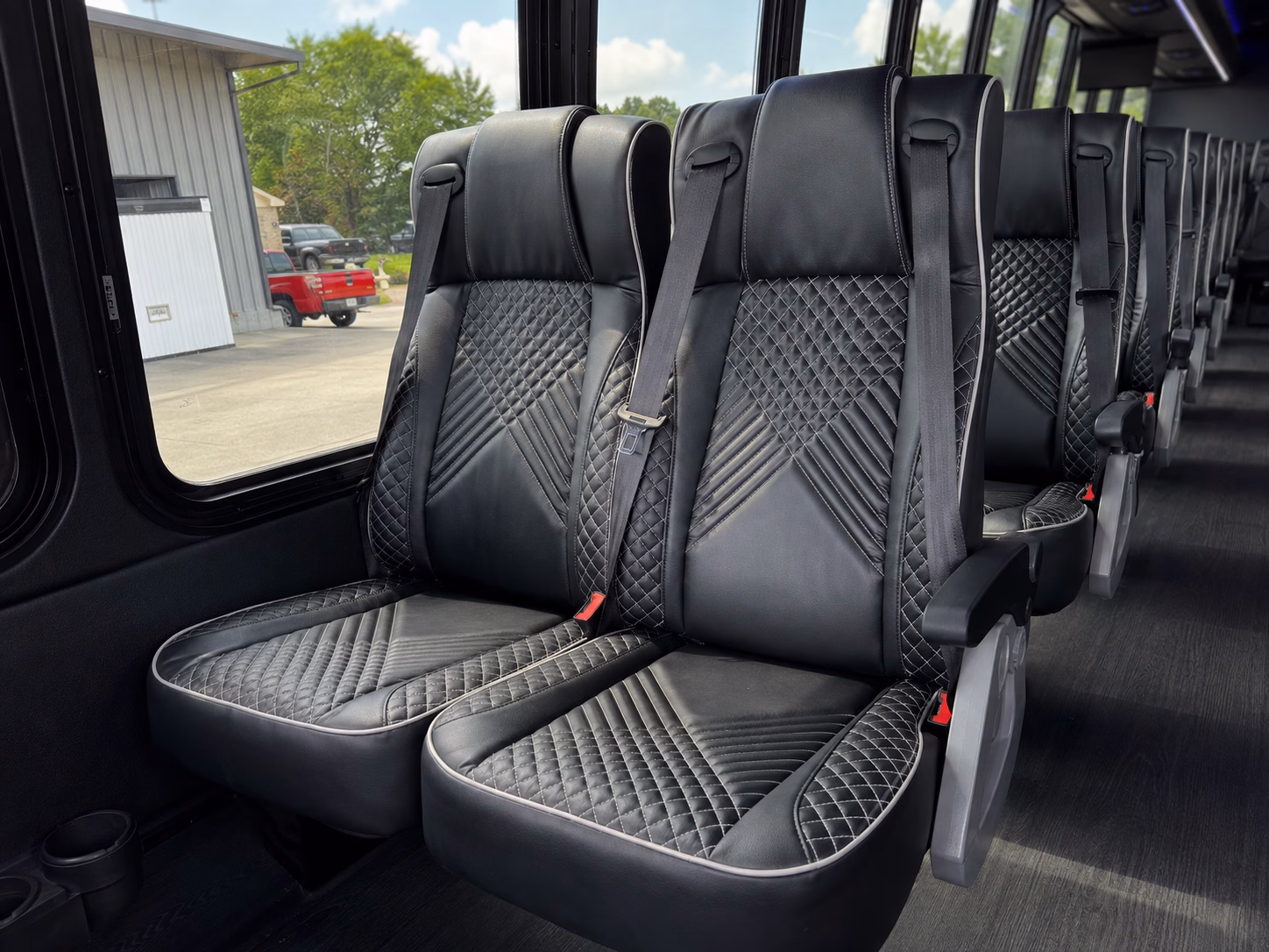 local brentwood tasting room shuttles and pub crawl buses